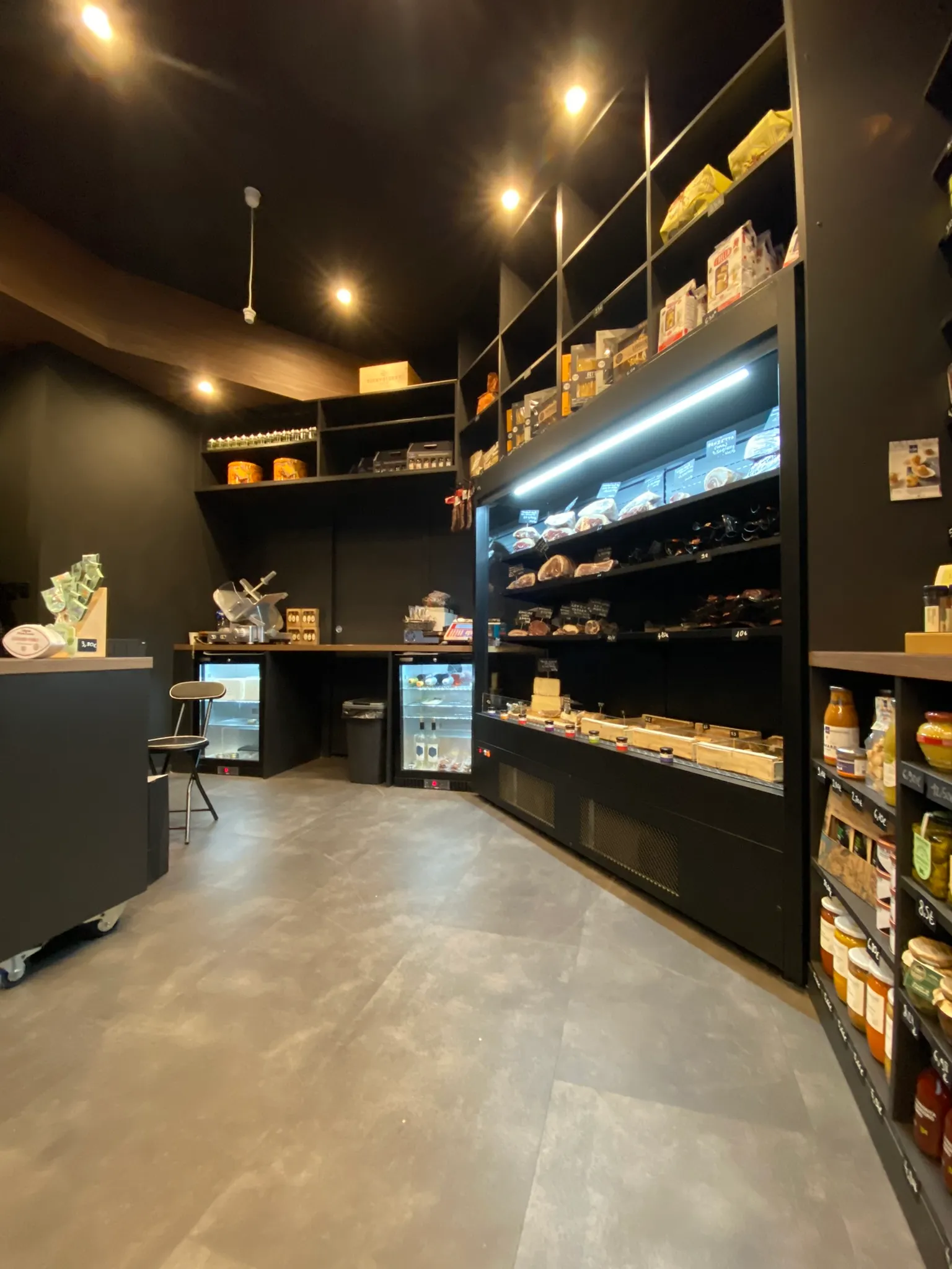 Réalisation commerciale Menuiserie Sanchez.