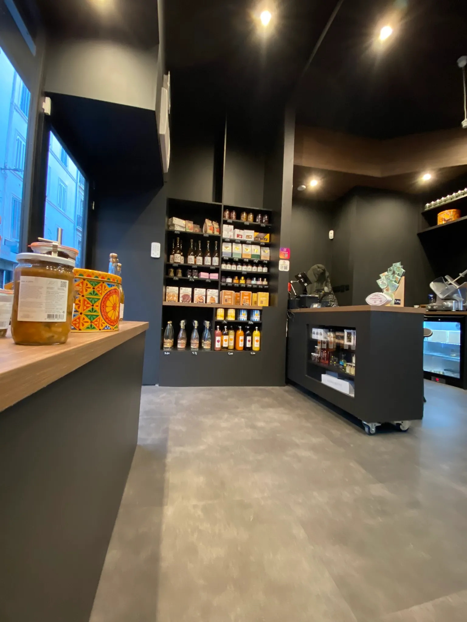 Réalisation commerciale Menuiserie Sanchez.